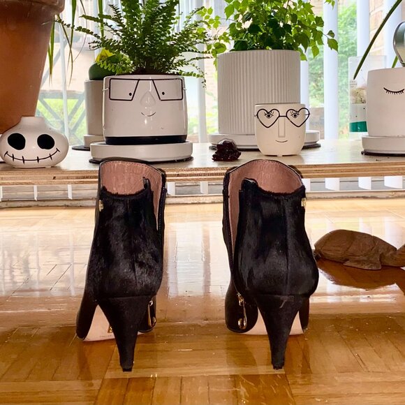 Louise et Cie Lo-Warley Two-Tone Black Booties – Women’s 8.5M, 3" Heel - Picture 3 of 3